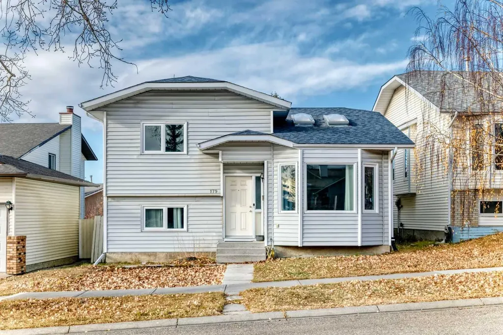 179 Hawkwood Boulevard NW Calgary AB T2R 0B3