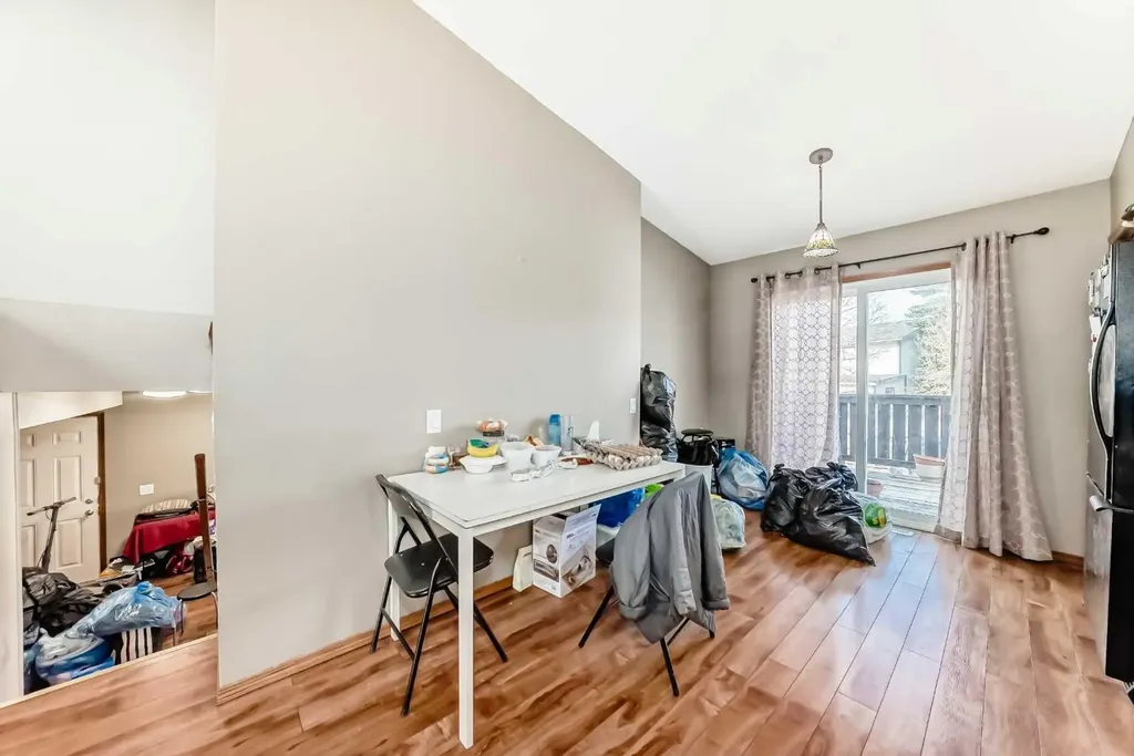 179 Hawkwood Boulevard NW Calgary AB T2R 0B3