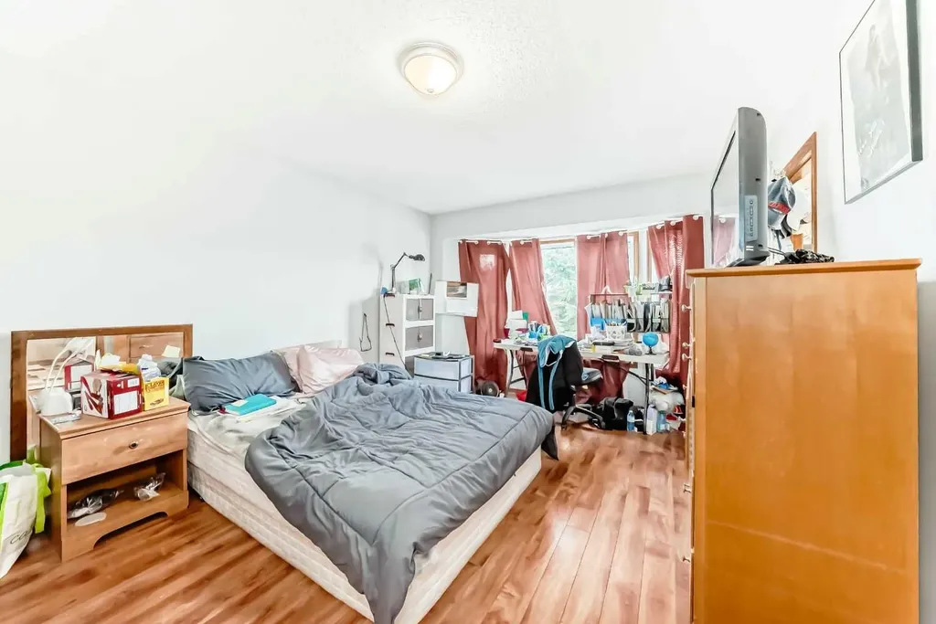 179 Hawkwood Boulevard NW Calgary AB T2R 0B3