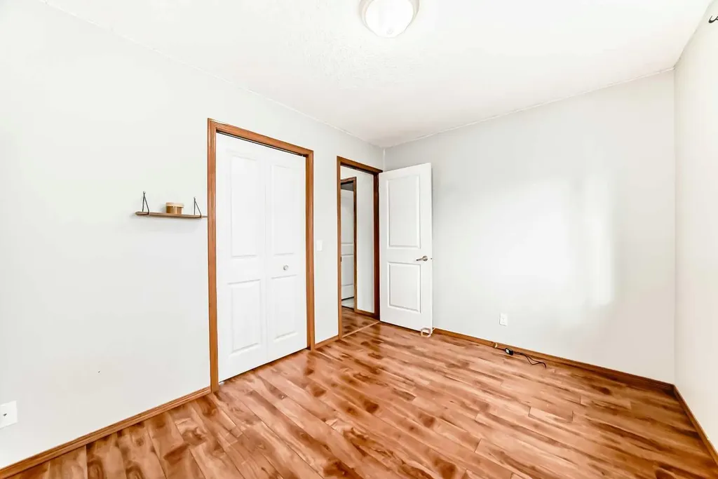179 Hawkwood Boulevard NW Calgary AB T2R 0B3
