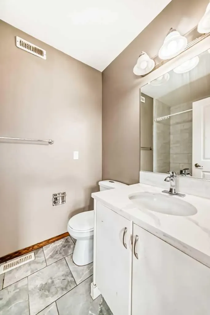 179 Hawkwood Boulevard NW Calgary AB T2R 0B3