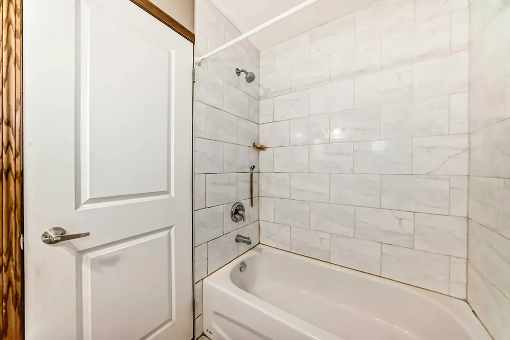 179 Hawkwood Boulevard NW Calgary AB T2R 0B3