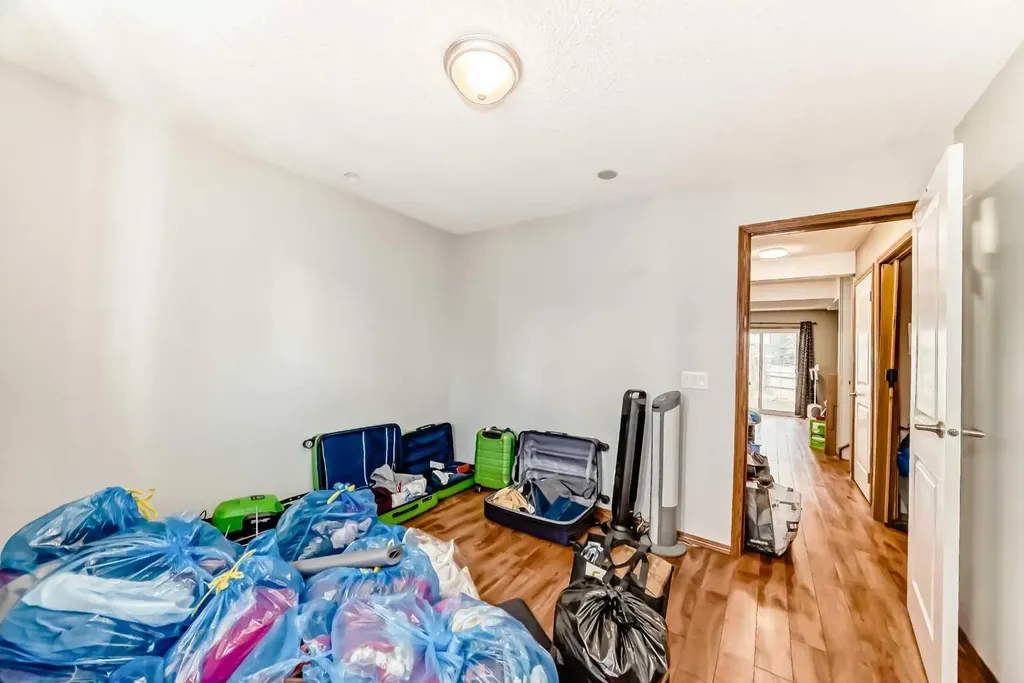 179 Hawkwood Boulevard NW Calgary AB T2R 0B3