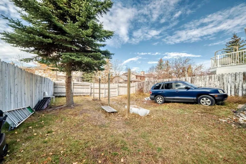 179 Hawkwood Boulevard NW Calgary AB T2R 0B3