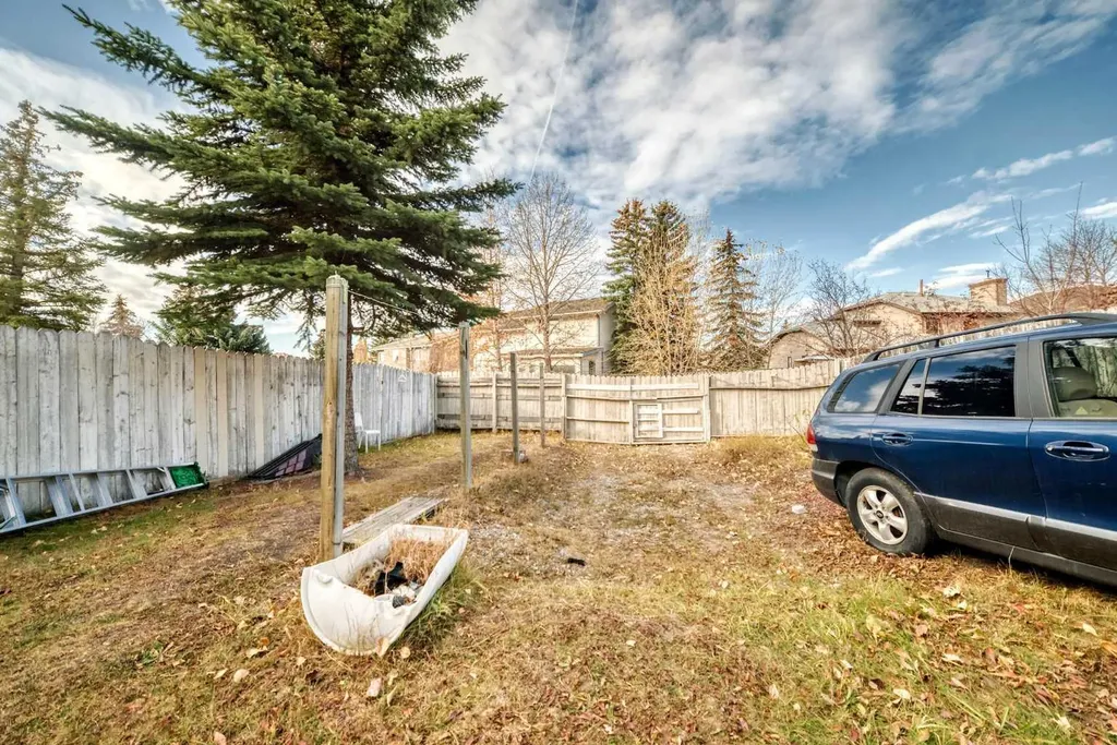 179 Hawkwood Boulevard NW Calgary AB T2R 0B3