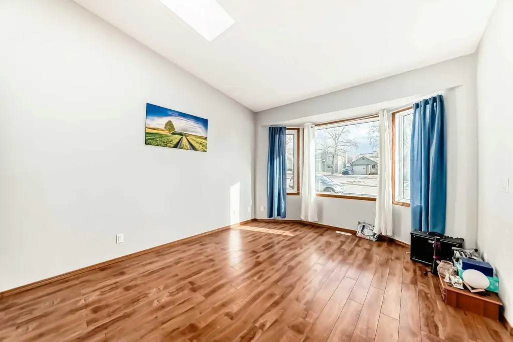 179 Hawkwood Boulevard NW Calgary AB T2R 0B3