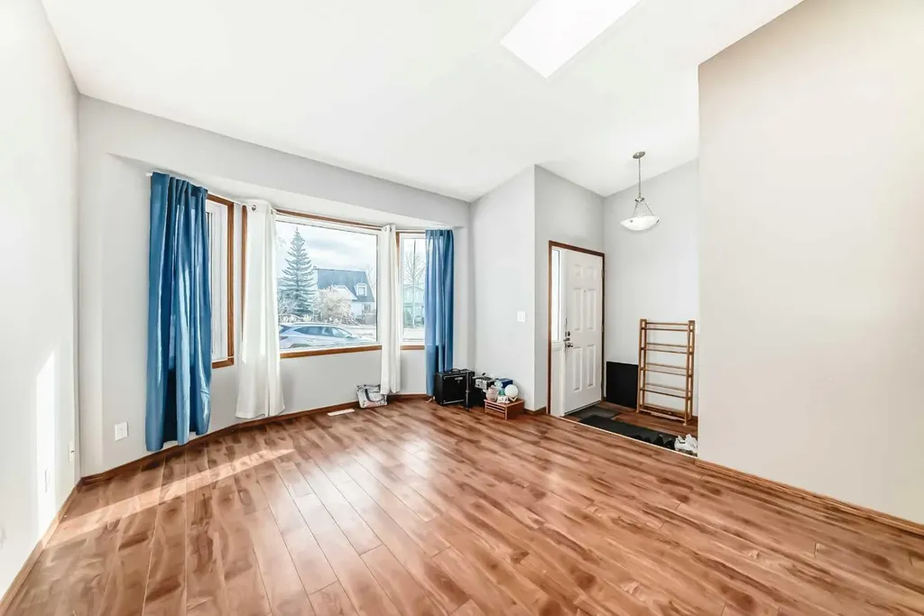 179 Hawkwood Boulevard NW Calgary AB T2R 0B3