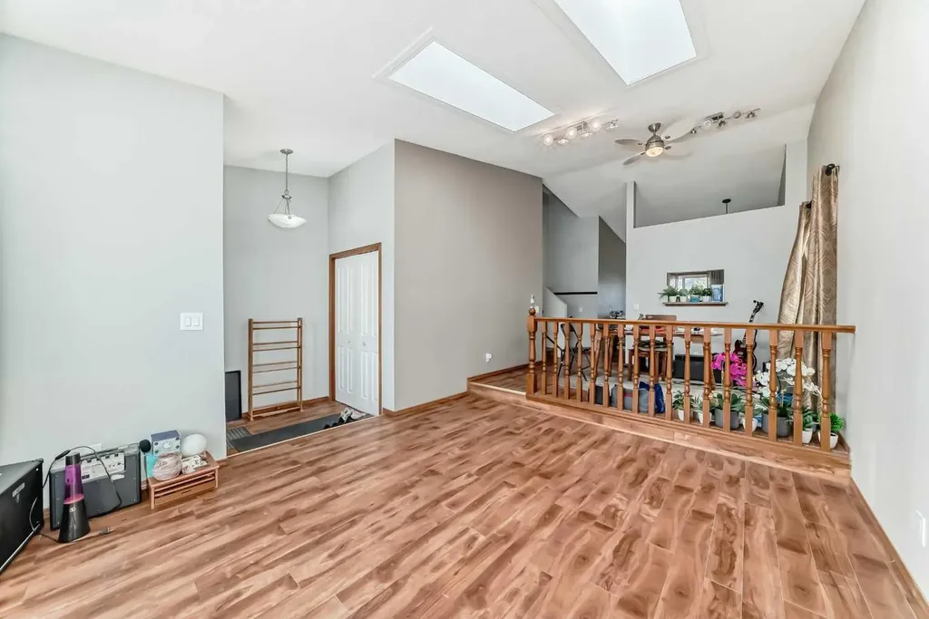 179 Hawkwood Boulevard NW Calgary AB T2R 0B3