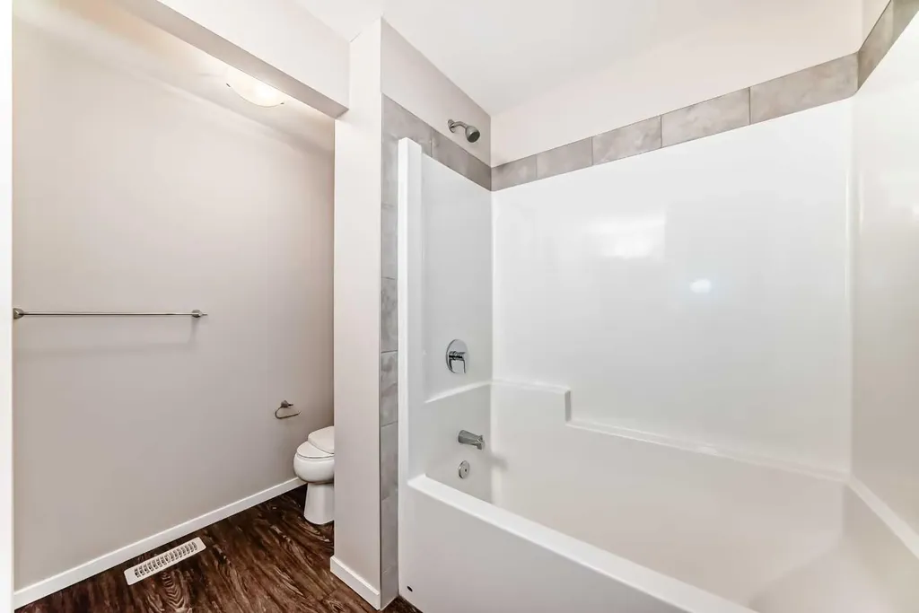225 Redstone Walk NE Calgary AB T3N 1M6
