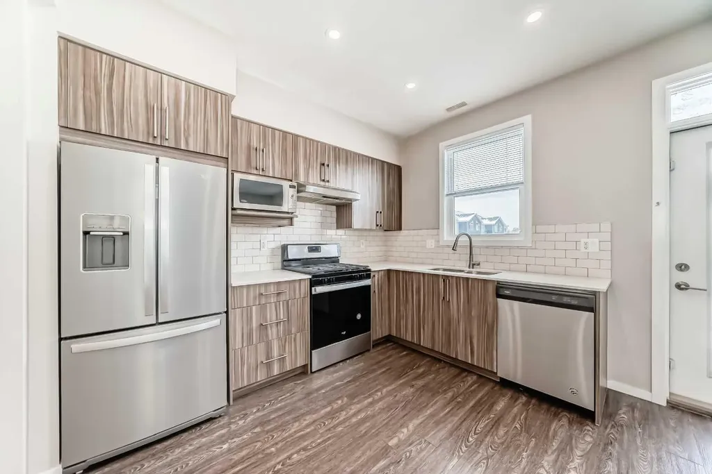 225 Redstone Walk NE Calgary AB T3N 1M6