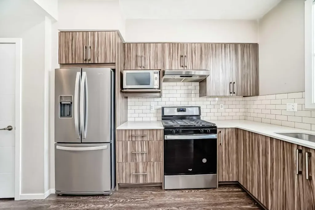 225 Redstone Walk NE Calgary AB T3N 1M6