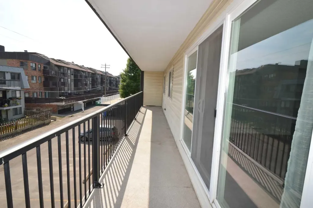 635 56 Avenue SW Calgary AB T2V0G9