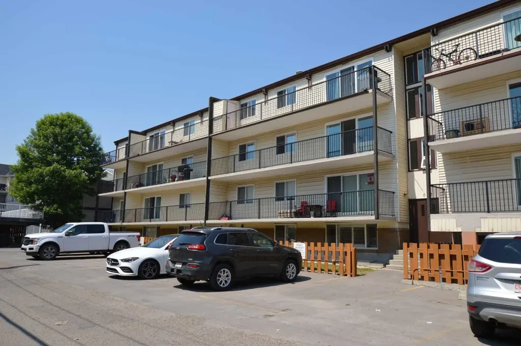 635 56 Avenue SW Calgary AB T2V0G9