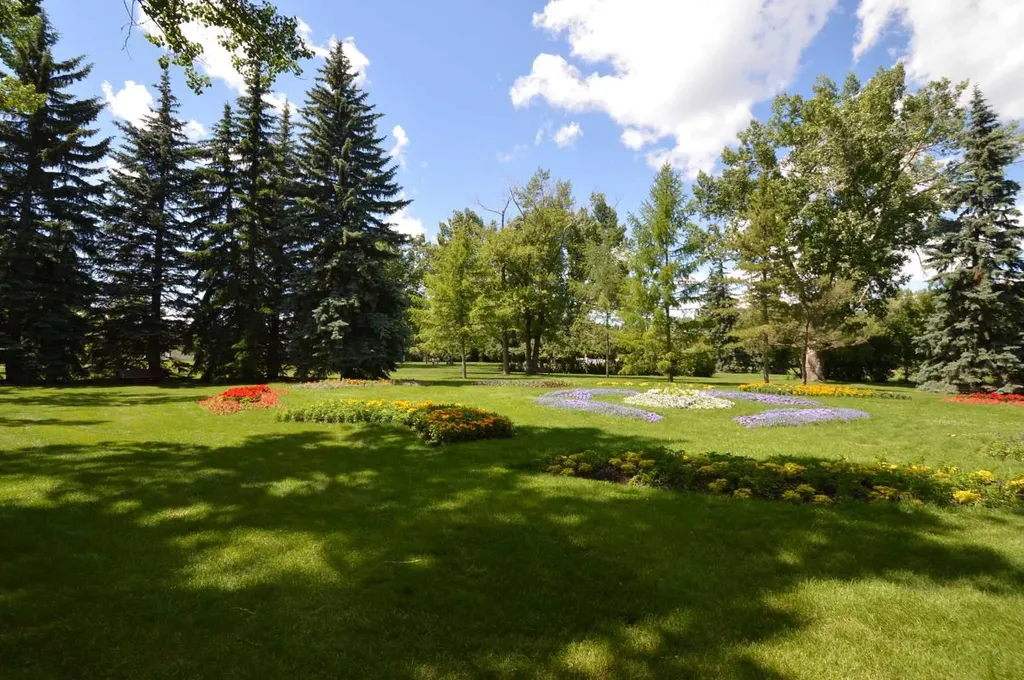635 56 Avenue SW Calgary AB T2V0G9