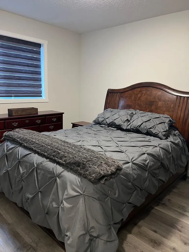 4819 17 Avenue Edson AB T7E1G4