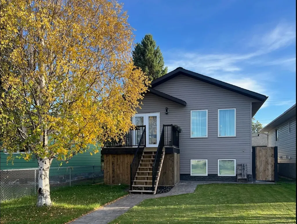 4819 17 Avenue Edson AB T7E1G4