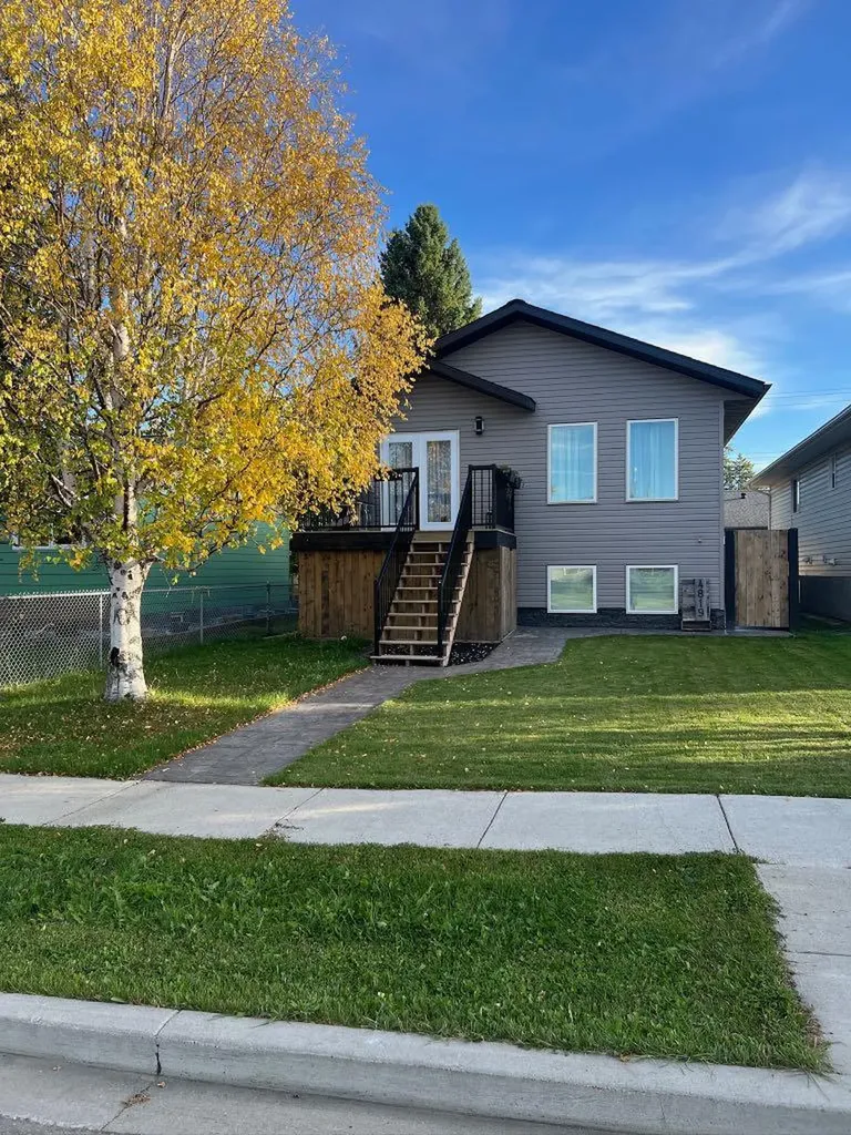 4819 17 Avenue Edson AB T7E1G4