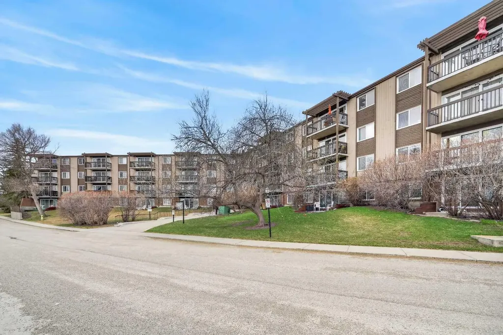 8948 Elbow Drive SW Calgary AB T2H 0V9