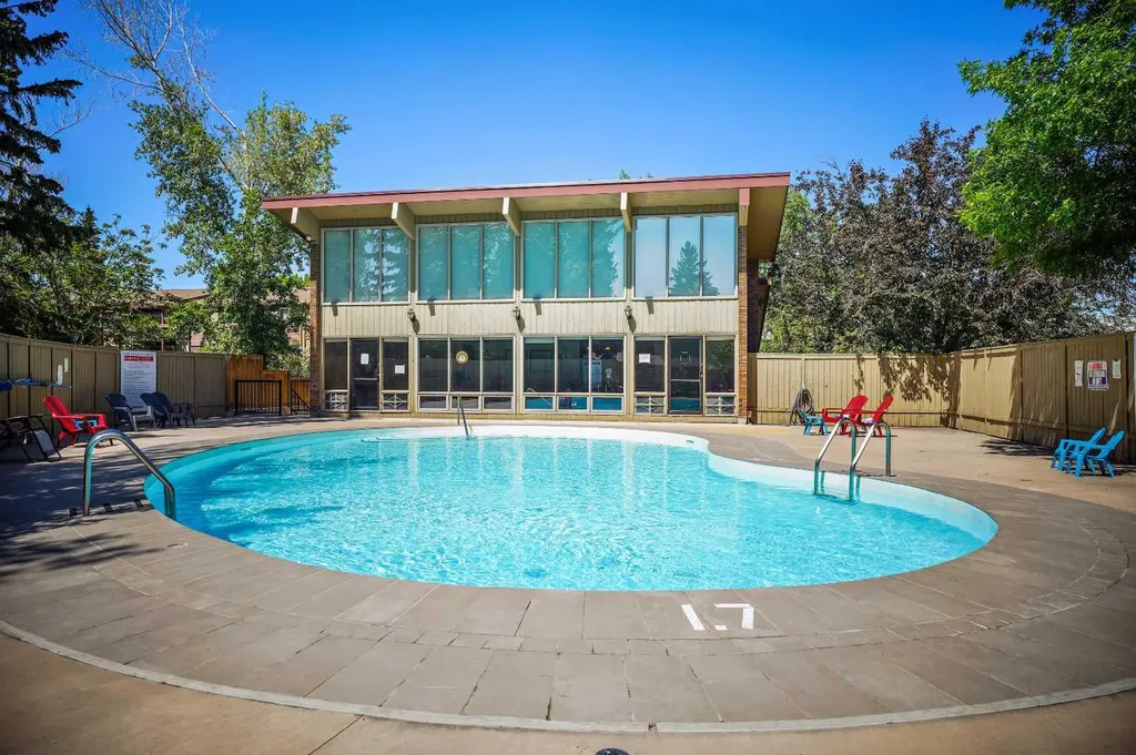 8948 Elbow Drive SW Calgary AB T2H 0V9