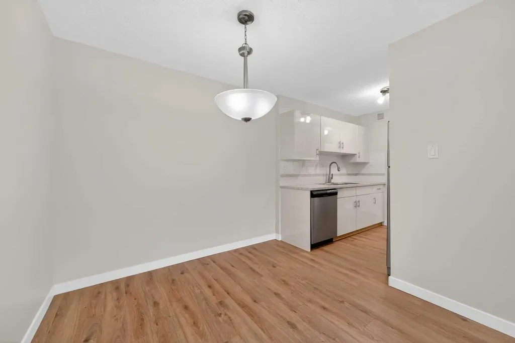 8948 Elbow Drive SW Calgary AB T2H 0V9