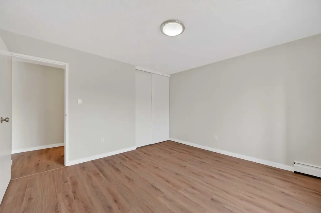 8948 Elbow Drive SW Calgary AB T2H 0V9