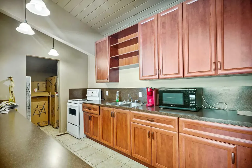 8948 Elbow Drive SW Calgary AB T2H 0V9