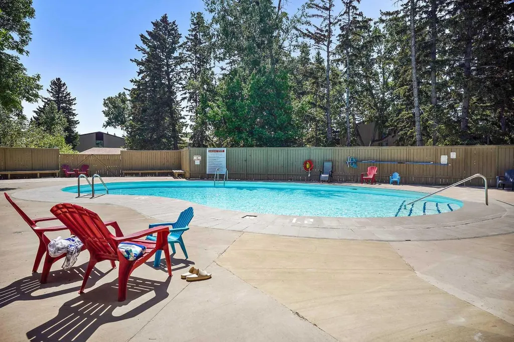8948 Elbow Drive SW Calgary AB T2H 0V9