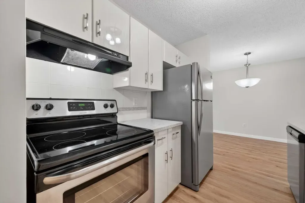 8948 Elbow Drive SW Calgary AB T2H 0V9
