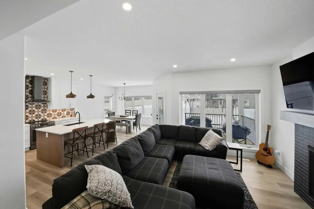 244 Emerald Drive Red Deer AB T4E 1A6