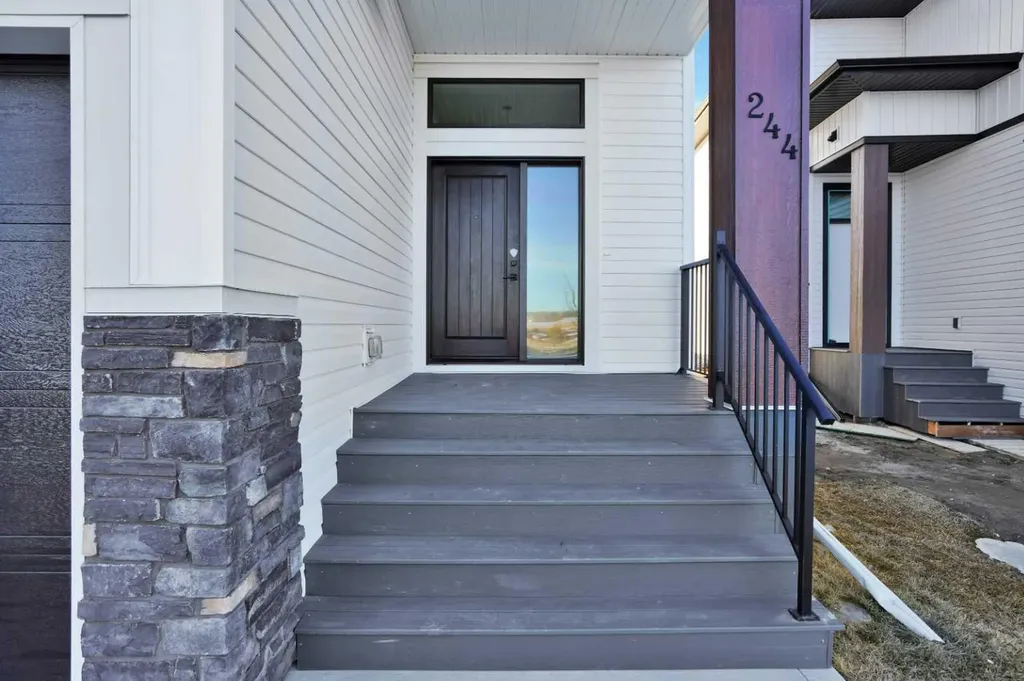 244 Emerald Drive Red Deer AB T4E 1A6