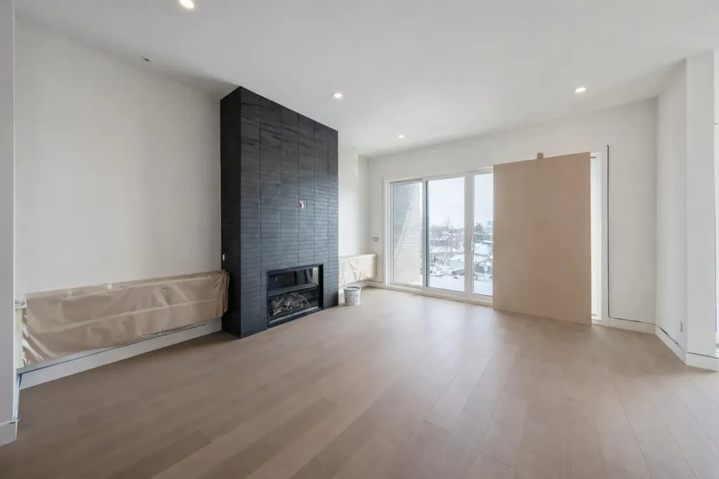 710 Bridge Crescent NE Calgary AB T2E5B5