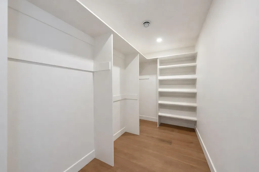 710 Bridge Crescent NE Calgary AB T2E5B5