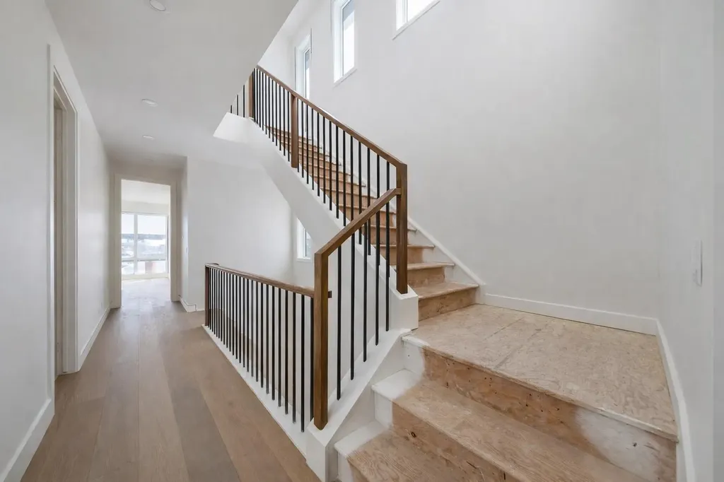 710 Bridge Crescent NE Calgary AB T2E5B5