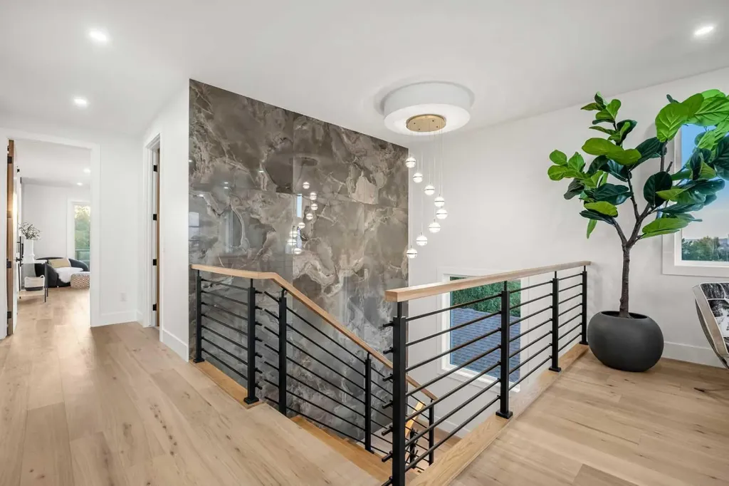 1415 24 Street SW Calgary AB T3C 1H9