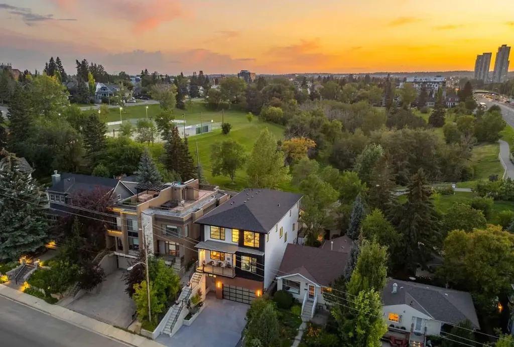 1415 24 Street SW Calgary AB T3C 1H9