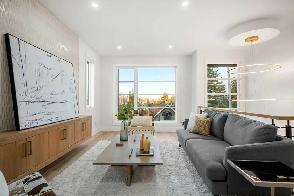 1415 24 Street SW Calgary AB T3C 1H9