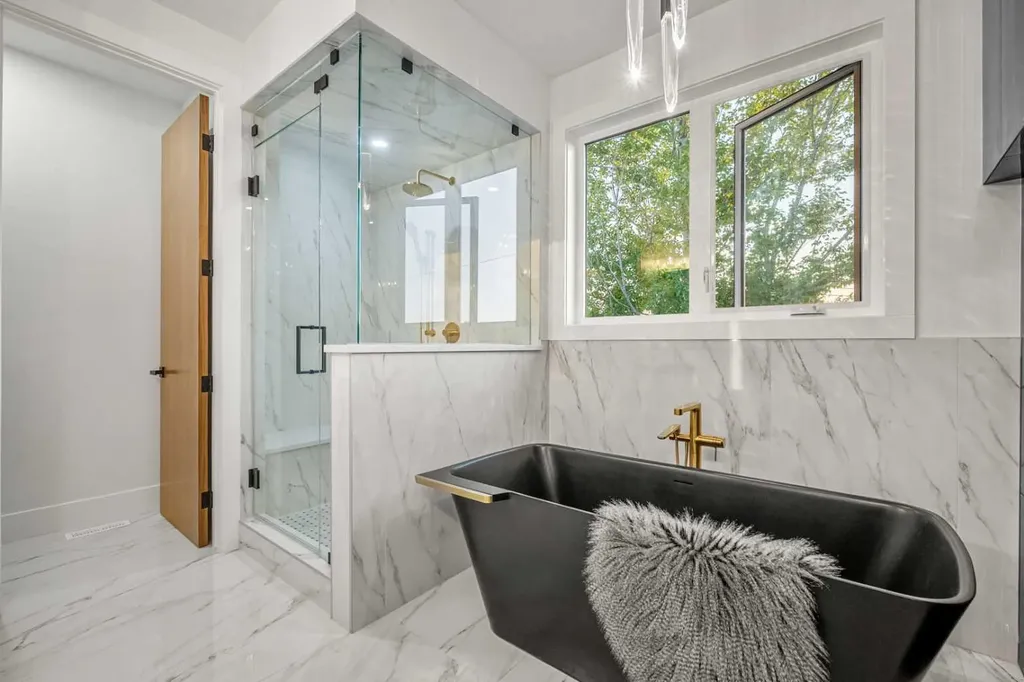 1415 24 Street SW Calgary AB T3C 1H9