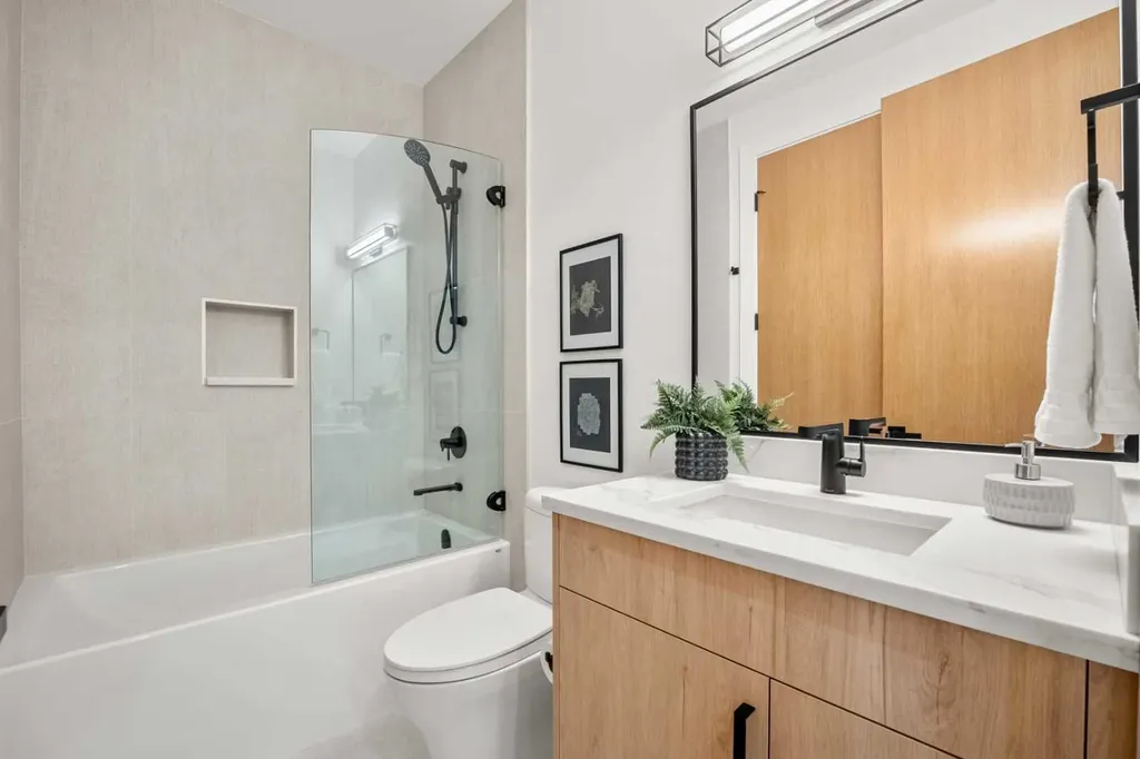 1415 24 Street SW Calgary AB T3C 1H9