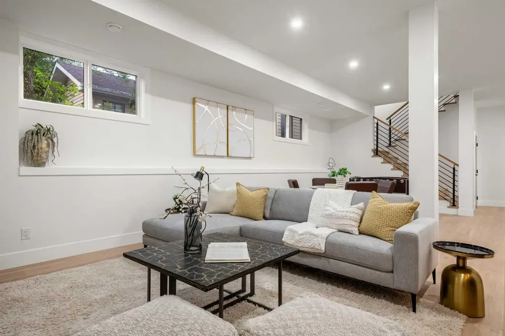 1415 24 Street SW Calgary AB T3C 1H9