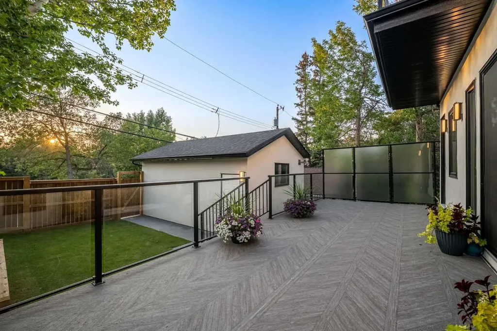1415 24 Street SW Calgary AB T3C 1H9