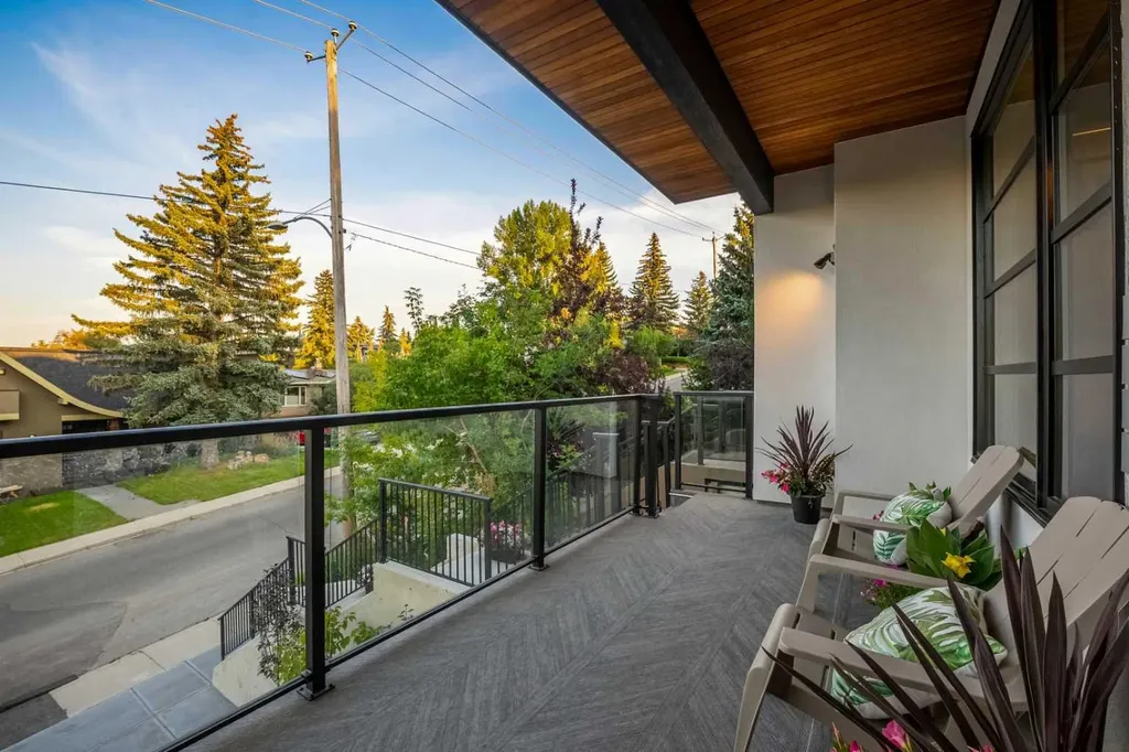 1415 24 Street SW Calgary AB T3C 1H9