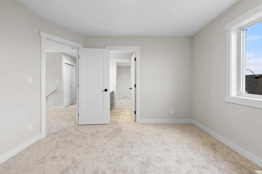 7503 38a Avenue Camrose AB T4V 5E3