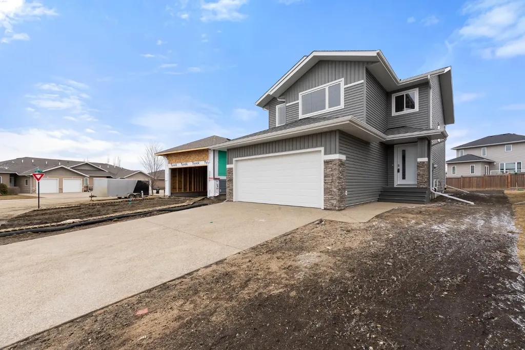 7503 38a Avenue Camrose AB T4V 5E3