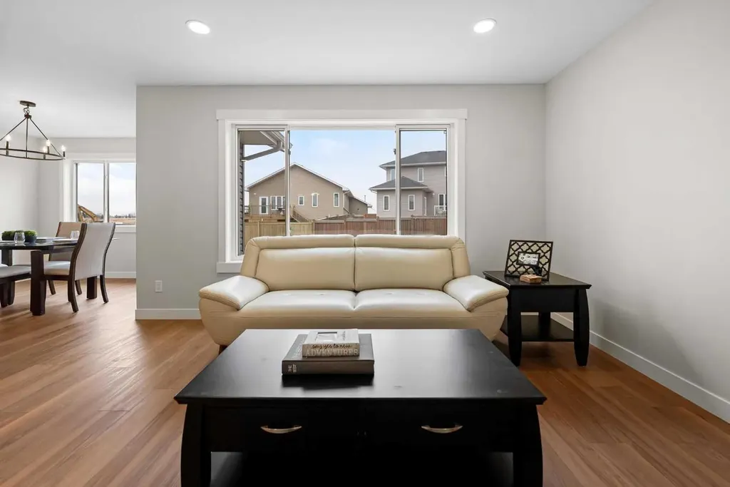 7503 38a Avenue Camrose AB T4V 5E3