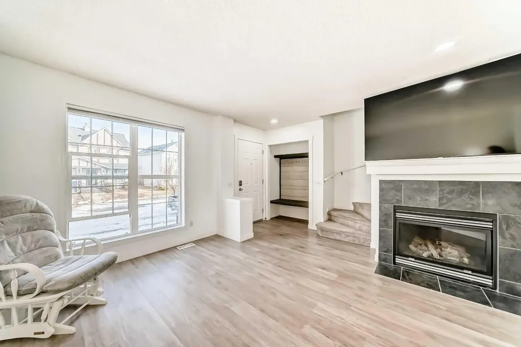 294 Elgin View SE Calgary AB T2Z 4N6
