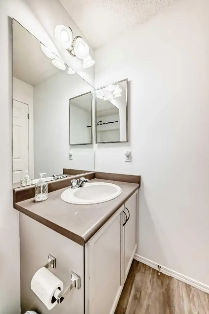 294 Elgin View SE Calgary AB T2Z 4N6