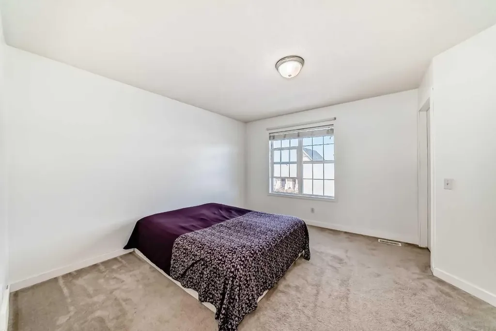 294 Elgin View SE Calgary AB T2Z 4N6