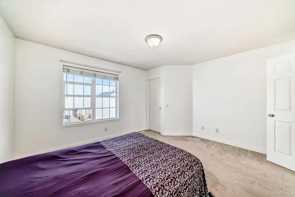 294 Elgin View SE Calgary AB T2Z 4N6