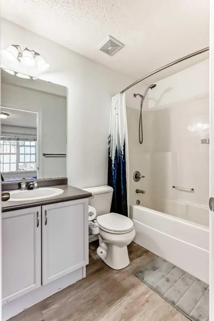 294 Elgin View SE Calgary AB T2Z 4N6