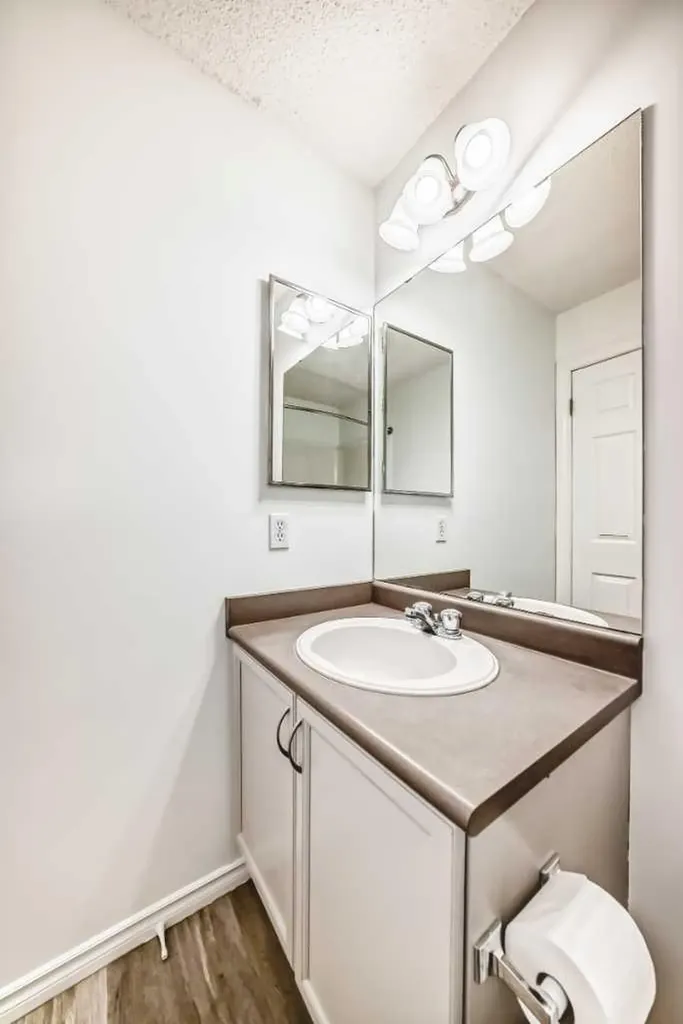 294 Elgin View SE Calgary AB T2Z 4N6